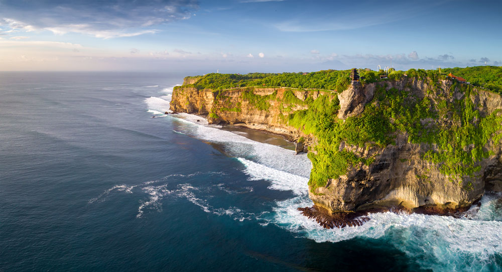 Pura Luhur Uluwatu: Bali's Scenic Cliff Temple - Kembali Lagi