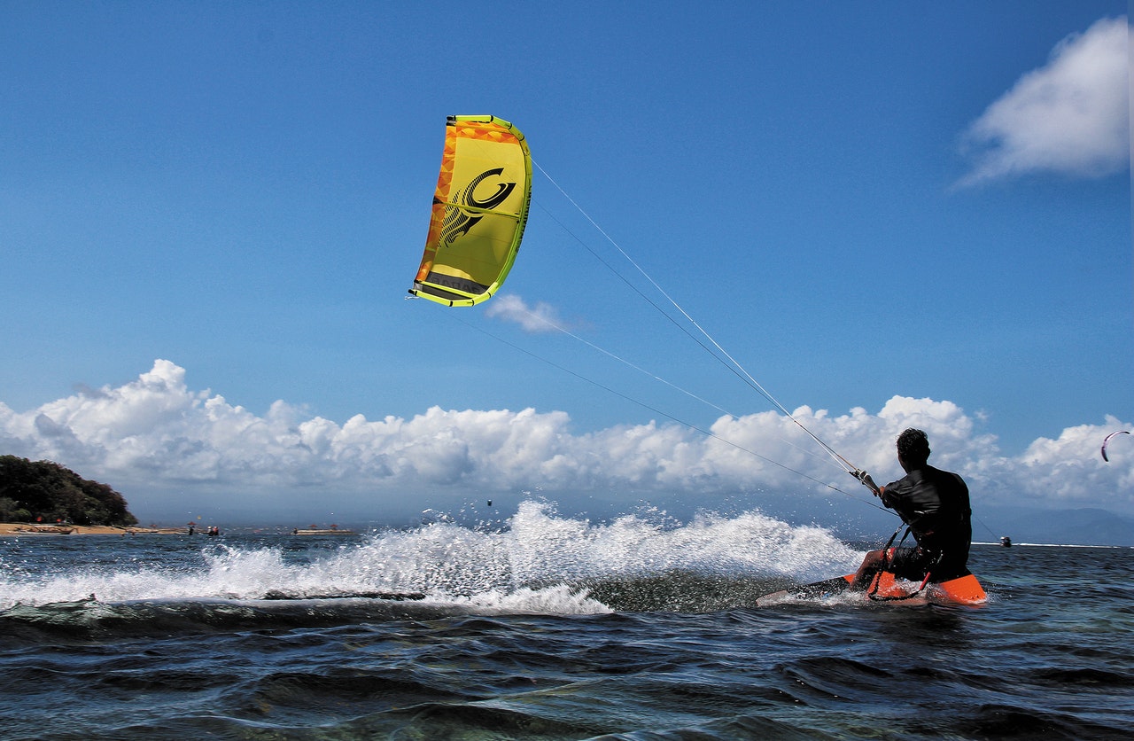 kite surfing Sanur